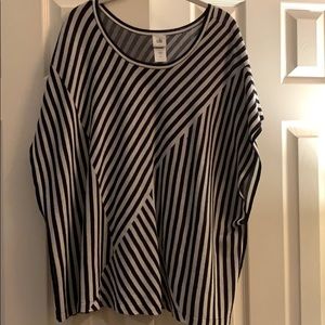 Cabi Women’s pull over summer sweater